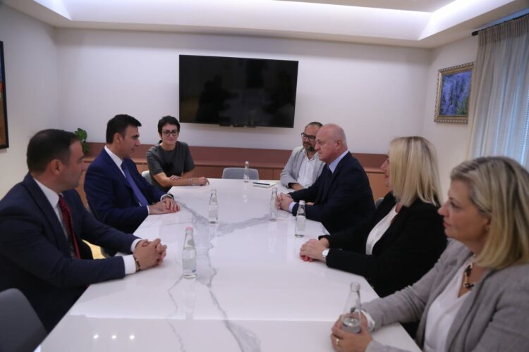 Olsian Çela takim me drejtuesin e Prokurorisë për Krimin e Organizuar të Serbisë