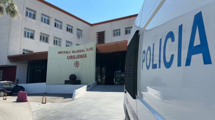 37-vjeçari mbërrin i plagosur me armë zjarri në spitalin e Vlorës