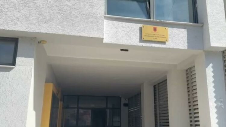 Avokati dhunoi rojen në Gjykatën e Vlorës, reagon Dhoma e Avokatisë: Distancohemi