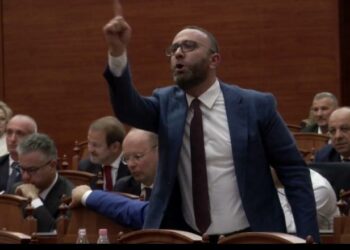 PS kërkoi përjashtimin e Bardhit me 30 ditë, të hënën mblidhet Komisioni i Etikës