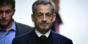 Nata e parë e Sarkozy në qeli, Avokati: Ka nisur të shkruajë librin e tij