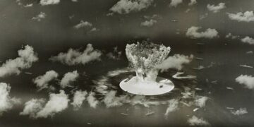 Trump i përgjigjet Putin: Le të rifillojmë me testimin e armëve bërthamore