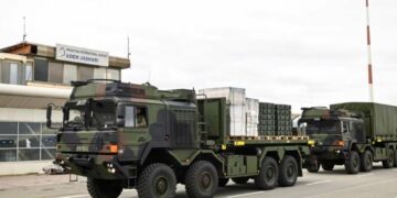 Kosova pranon mijëra dronë kamikazë, Vuçiç kritikon Turqinë