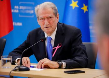 Berisha: “Sherri” mes Ramës dhe Veliajt nisi për foton me Kamala Harris