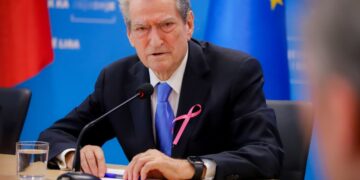 Berisha: “Sherri” mes Ramës dhe Veliajt nisi për foton me Kamala Harris