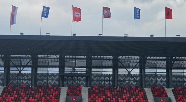 Federata serbe rikthen flamurin shqiptar në stadiumin e Leskovacit