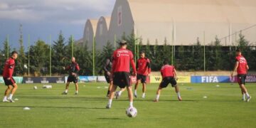 Ndeshja me Serbinë, kuqezinjtë nisin përgatitjet