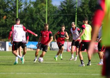 Sylvinho fton për herë të parë mesfushorin që po dhuron spektakël me 15 gola