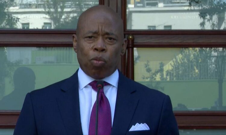 Kryebashkiaku i Nju Jorkut tregon arsyen pse ndodhet në Tiranë