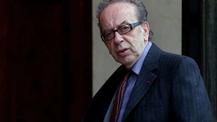 Parisi nderon Ismail Kadare me pllakë përkujtimore në bulevardin “Saint-Michel”
