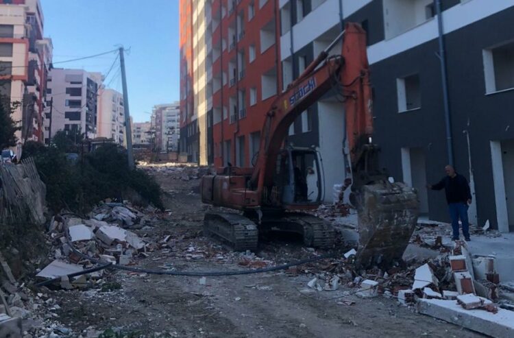 IMT bllokon pallatin në Astir, mbi 4 mijë metra katrorë ndërtim pa leje