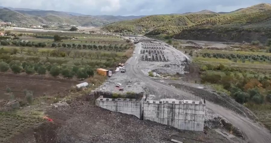 Autostrada Elbasan Rrogozhinë  Balluku  Në qershor përfundojmë 18 kilometrat e parë