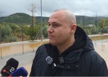 “100 shtëpi me prezencë uji në Vaun e Dejës”, kryebashkiaku: Situata shumë e rëndë