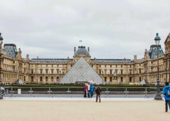 Vjedhja në muzeun e Luvrit, 2 të arrestuarit pranojnë përfshirjen e tyre në grabitje