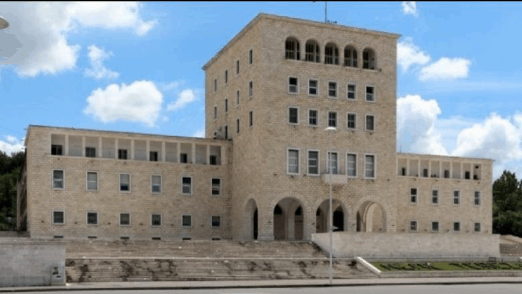 Nis sot viti i ri akademik për universitetet, afro 20 mijë maturantë të regjistruar