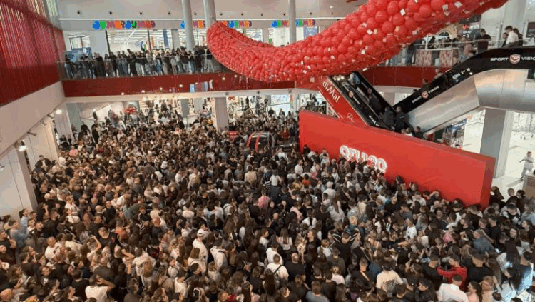 Mijëra vizitorë i bashkohen festës së 20 vjetorit të QTU!