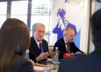 Berisha apel deputetëve të rinj: Mos shkëputni lidhjet me zgjedhësit