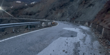 Moti i keq/ Rrëshqitje dherash dhe probleme me energjinë në qarkun e Kukësit