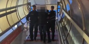 Pastrim parash të një grupi kriminal në Durrës, ekstradohet nga Milano një shtetas