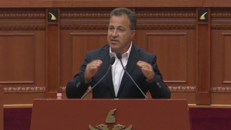 Kuvendi rrëzon kërkesën e opozitës për shkarkimin e Niko Peleshit