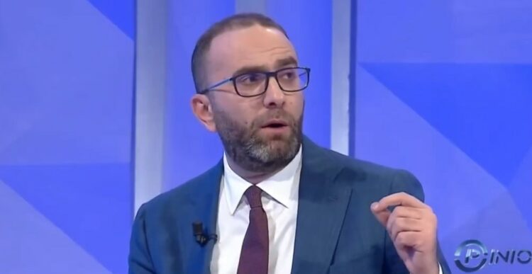 “Begaj është paguar si mjek”, Bardhi: Djali i Presidentit paguhet nga…