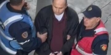 Detaje nga vrasja me thikë në Tiranë, autori: Kuzhinieri më bullizonte