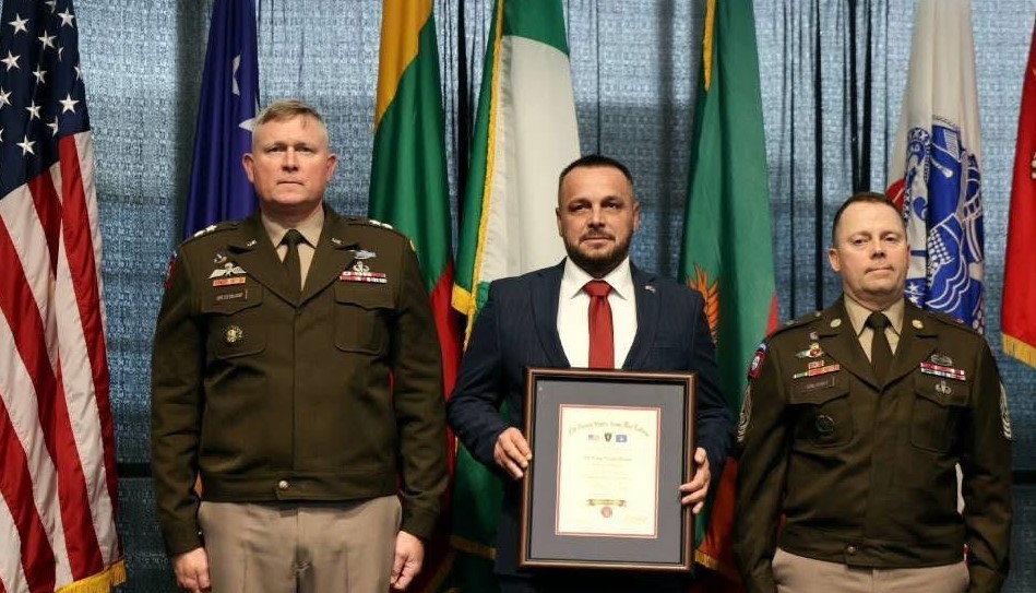 Gjenerali i parë shqiptar që hyn në  Hall of Fame  të U S  Army War College