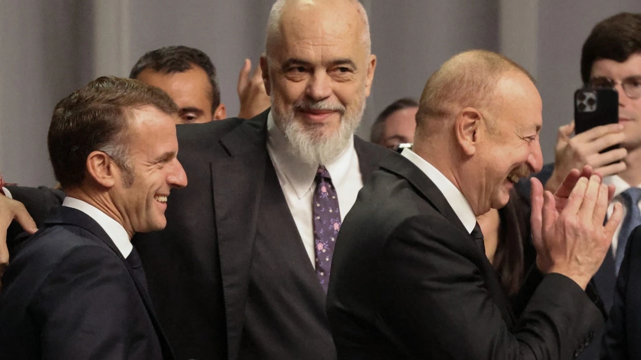 U tall me Donald Trump, Rama: Ta shtrembërosh humorin me helm politik, e padrejtë