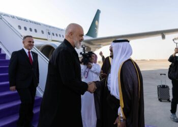 Rama në Riad, pritet nga Princi i Arabisë Saudite
