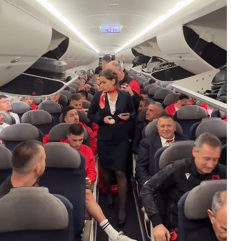 Video Kënga e Adem Jasharit në avionin e fitores nga Serbia