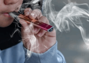 OBSH: 15 milionë adoleshentë në botë përdorin cigare elektronike