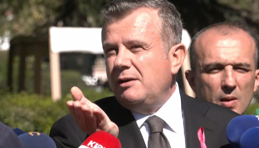 Seanca në Kuvend  Balla  PD ofendoi ministrat  Sali Berisha nuk do normalitet