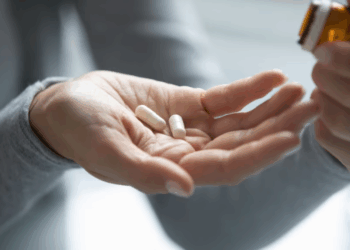 OBSH paralajmëron për përhapje të baktereve rezistente ndaj ilaçeve