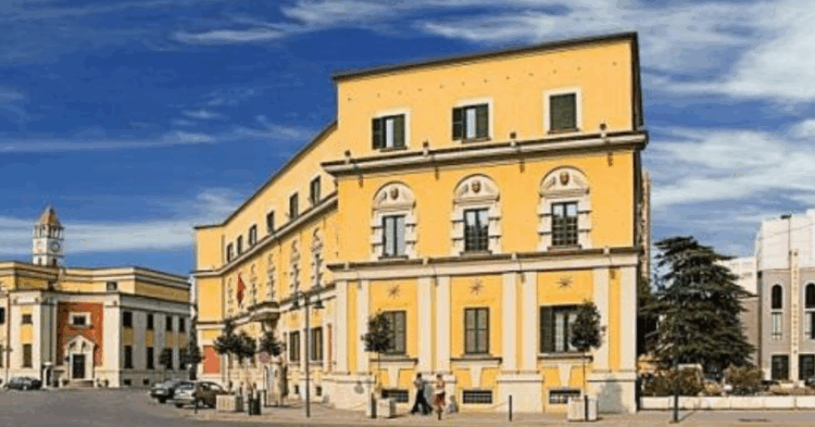 525 milionë lekë abuzime, çohen në gjykim 20 nëpunës të Ministrisë së Bujqësisë