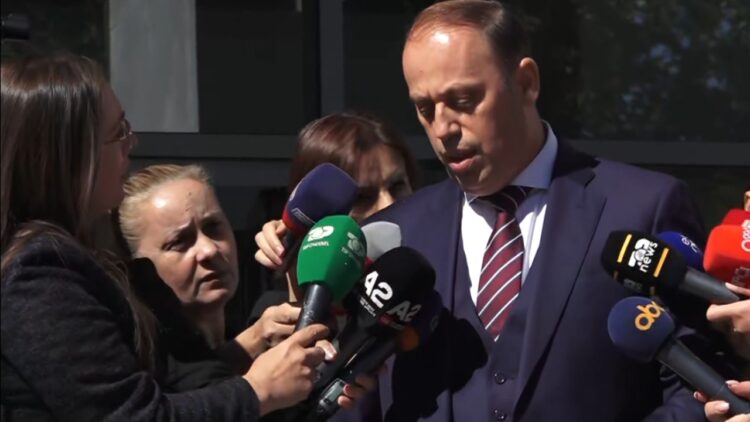 Mbledhja e gjyqtarëve/Simoni flet për sigurinë:Nuk mund të shtyhet më në këto kushte