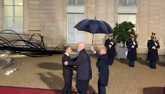 Rama në Paris/ Kryeministri darkë zyrtare me Macron në Pallatin Elize