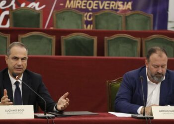 Reforma territoriale/ Pas bojkotit fillestar, PD ulet në komision përballë PS