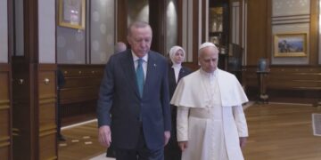 Takim me Erdogan, Papa zgjedh Turqinë për vizitën e parë jashtë Vatikanit