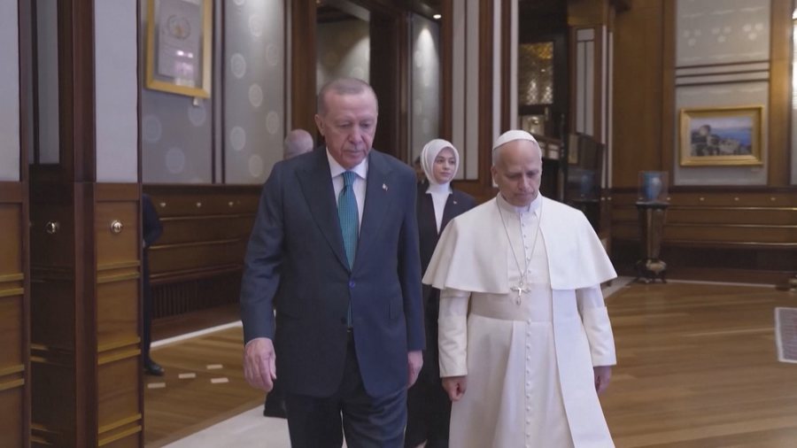 Takim me Erdogan  Papa zgjedh Turqinë për vizitën e parë jashtë Vatikanit