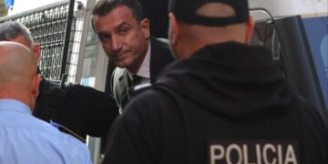 Erion Veliaj kërkon lirinë në Kushtetuese: Shfuqizoni arrestin me burg