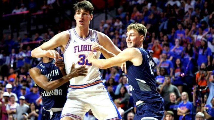 Basketbollisti që vendosi rekord/ Gjatë 2.36 metër, vesh këpucë me numrin 55