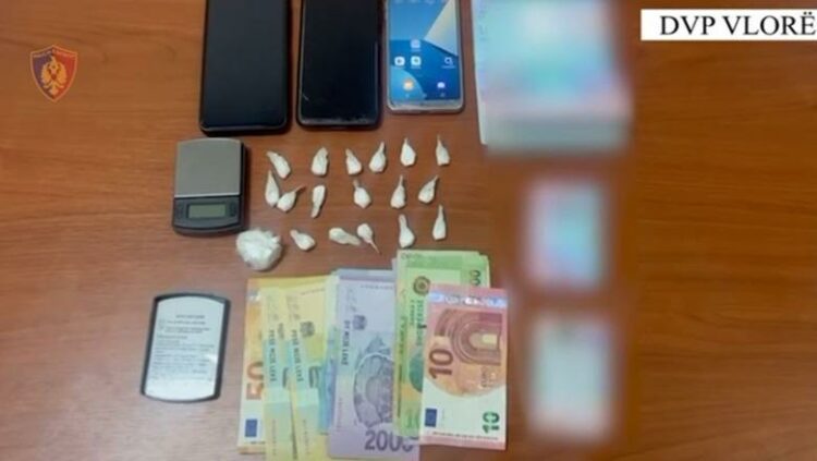 Shisnin kokakinë në Himarë, dy të arrestuar