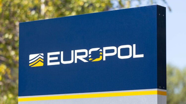 Operacioni i Europol, mes tyre edhe Shqipëria. Mbi 100 arrestime dhe…