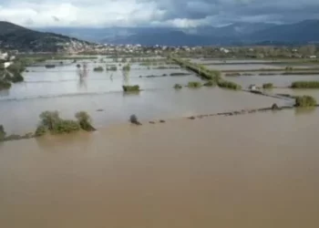 Pas përmbytjeve nis tërheqja e ujit, si paraqitet situata në Kukës dhe Fier