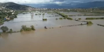 Pas përmbytjeve nis tërheqja e ujit, si paraqitet situata në Kukës dhe Fier