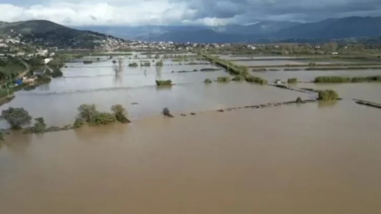 Pas përmbytjeve nis tërheqja e ujit, si paraqitet situata në Kukës dhe Fier