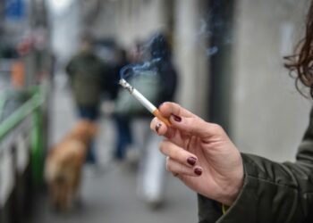 Çdo cigare të “vjedh” 20 minuta jetë, Italia peticion kundër pirjes së duhanit