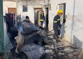 Zjarri përfshin qendrën shëndetësore në Sukth të Durrësit