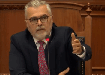 Gogu replikë me Berishën: Zotëria i 21 janarit ka diskriminuar duke vrarë njerëz