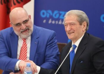 Zbulohen pagesat/ Sa para pagoi PD për Chris LaCivita